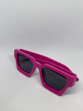 Load image into Gallery viewer, Solo
