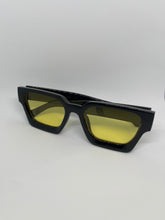 Load image into Gallery viewer, Solo
