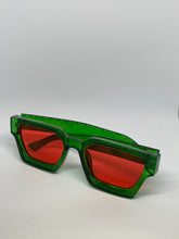 Load image into Gallery viewer, Solo
