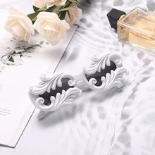 Load image into Gallery viewer, Siren
